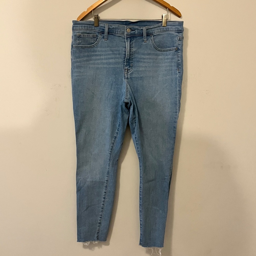 Gap True Skinny High Rise Jeans Denim Blue 16R/33 Raw Hem Light Indigo
